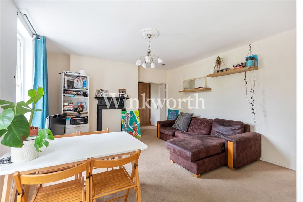 Property photo 3 of 10 Picture No. 14