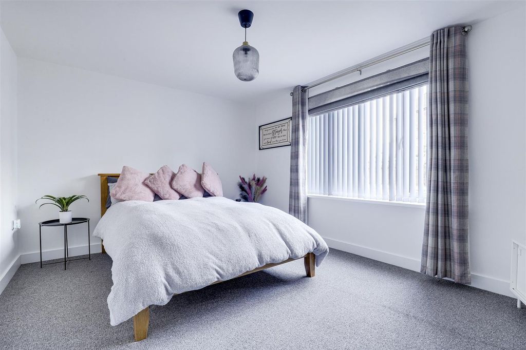 Additional image 12 of 5 bed detached house for salePark Drive, Ilkeston DE7