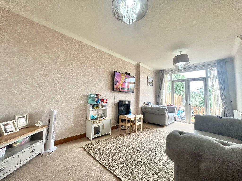 Property photo 3 of 21