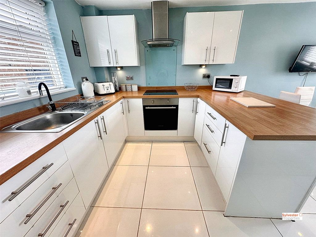 Property photo 3 of 18 Picture No. 13