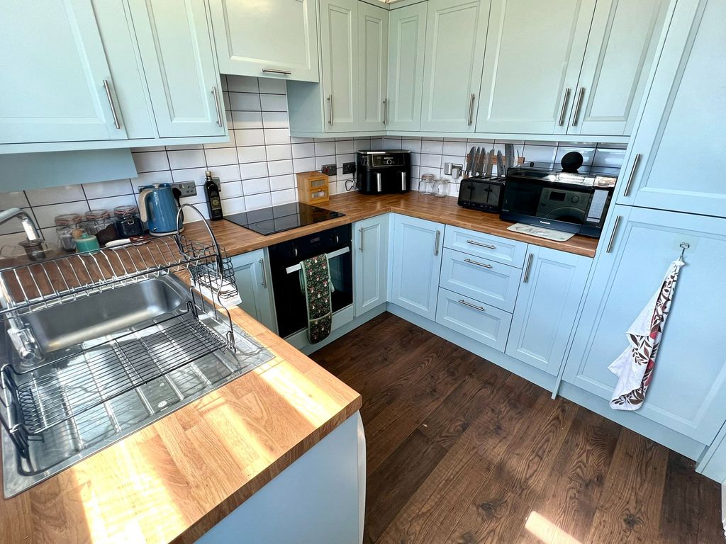 Property photo 3 of 18