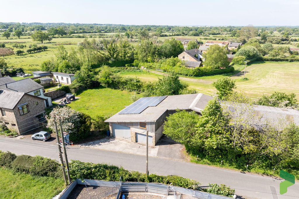 Property photo 2 of 31
