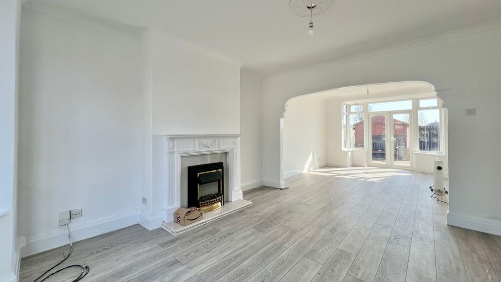 Additional image 4 of 3 bed detached house for saleStation Road, Scunthorpe DN15