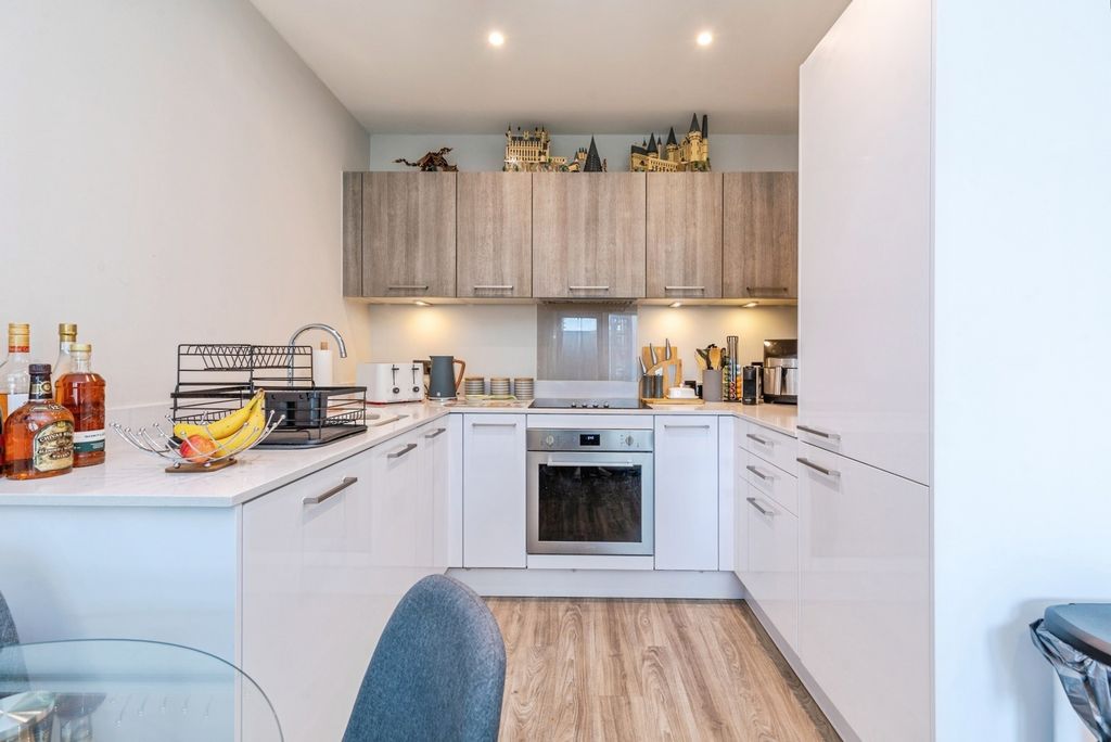 Property photo 1 of 17 Pbox-Img.Jpg