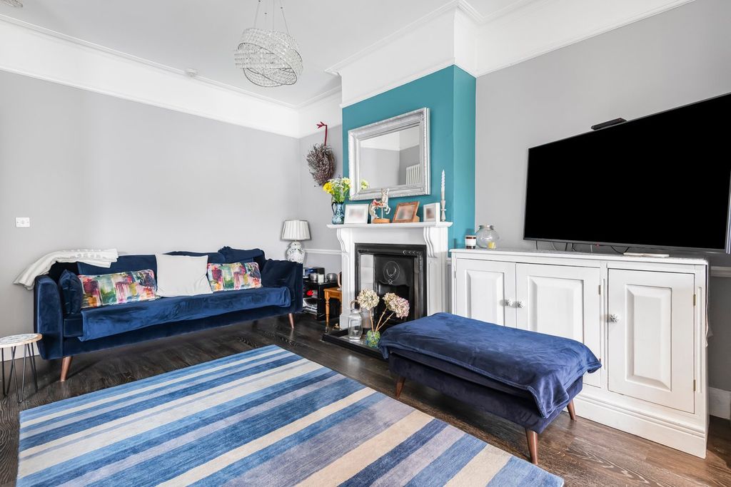 Property photo 3 of 20