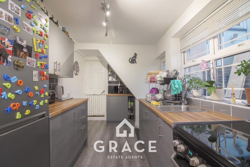 Property photo 2 of 12 Qffqzpvcmeaja8Mg3Tvolw.Jpg