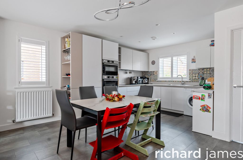 Property photo 3 of 13 A76d772580204d5E95Eefc5c6cd47641