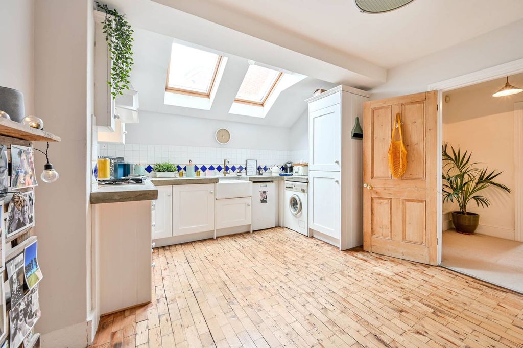 Property photo 1 of 22
