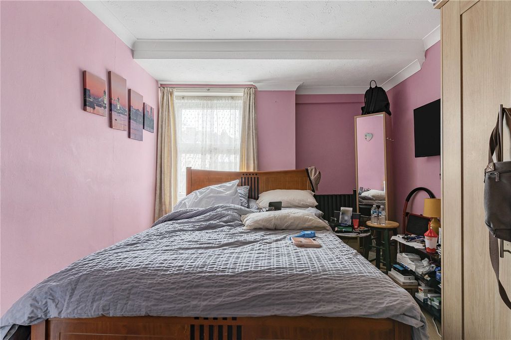 Property photo 3 of 22 Bedroom