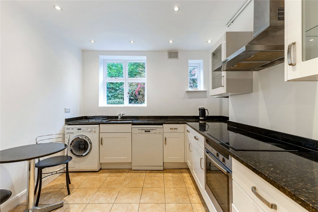 Property photo 3 of 14 Picture No. 12