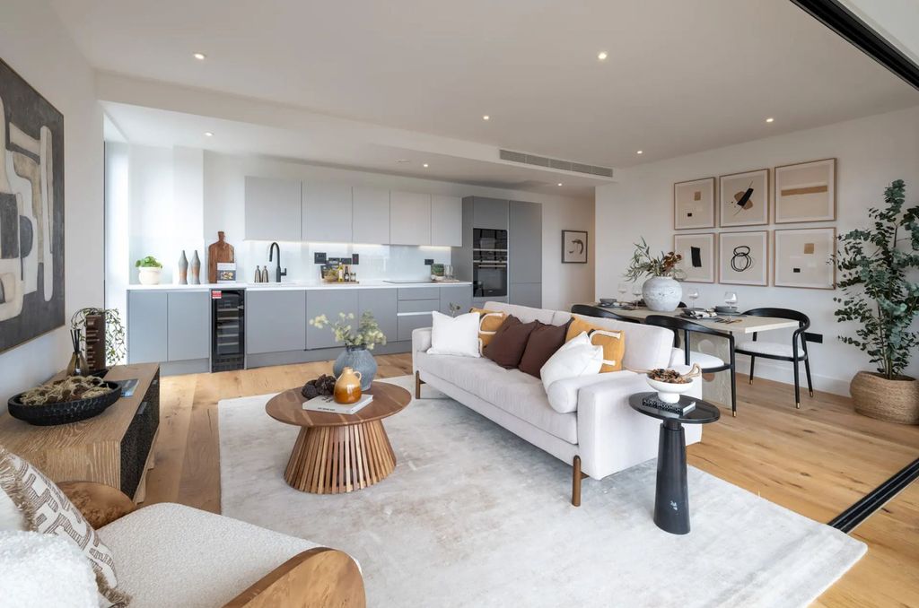 Property photo 2 of 5