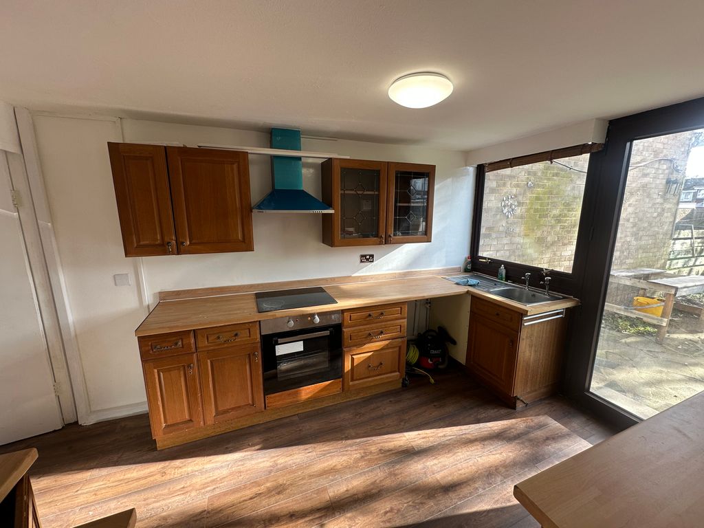 Property photo 3 of 4 Kitchen