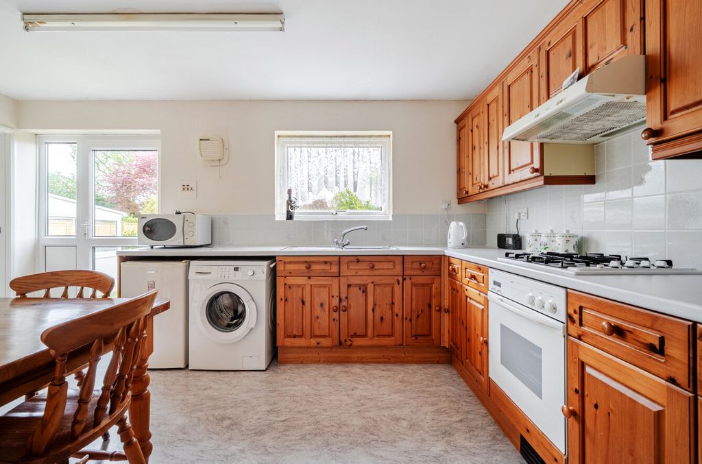 Property photo 2 of 20 2 - 1451666-11-69F0A8...