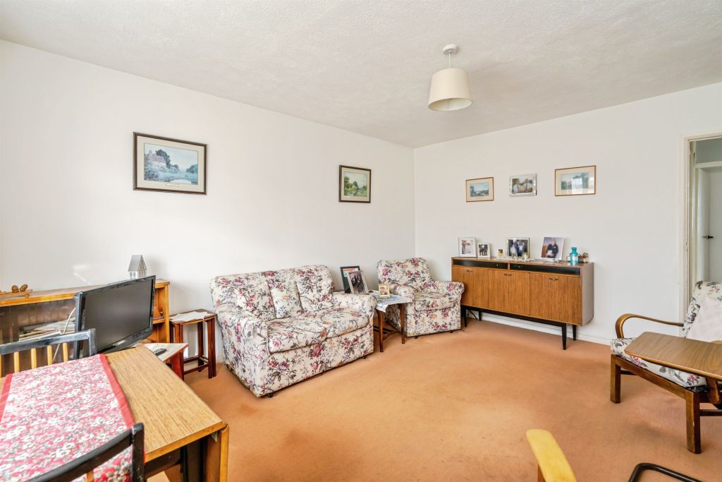 Property photo 3 of 12