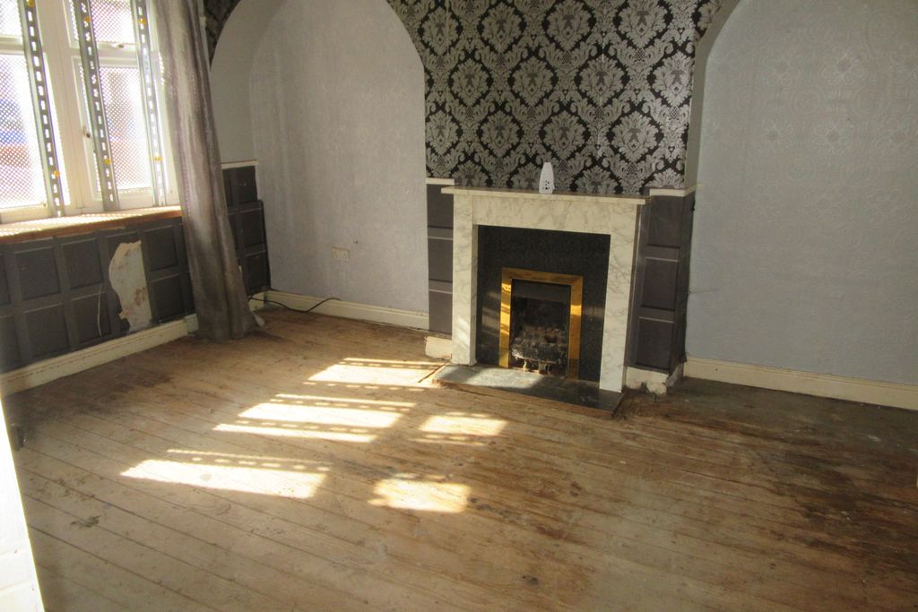 Property photo 3 of 11