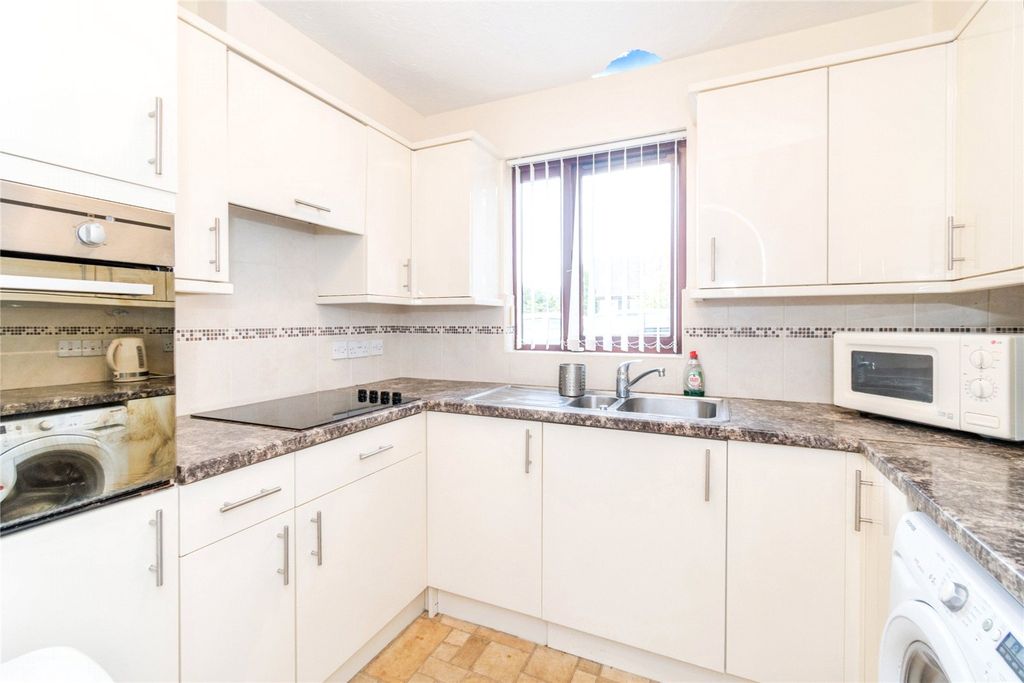 Property photo 2 of 14 Kitchen