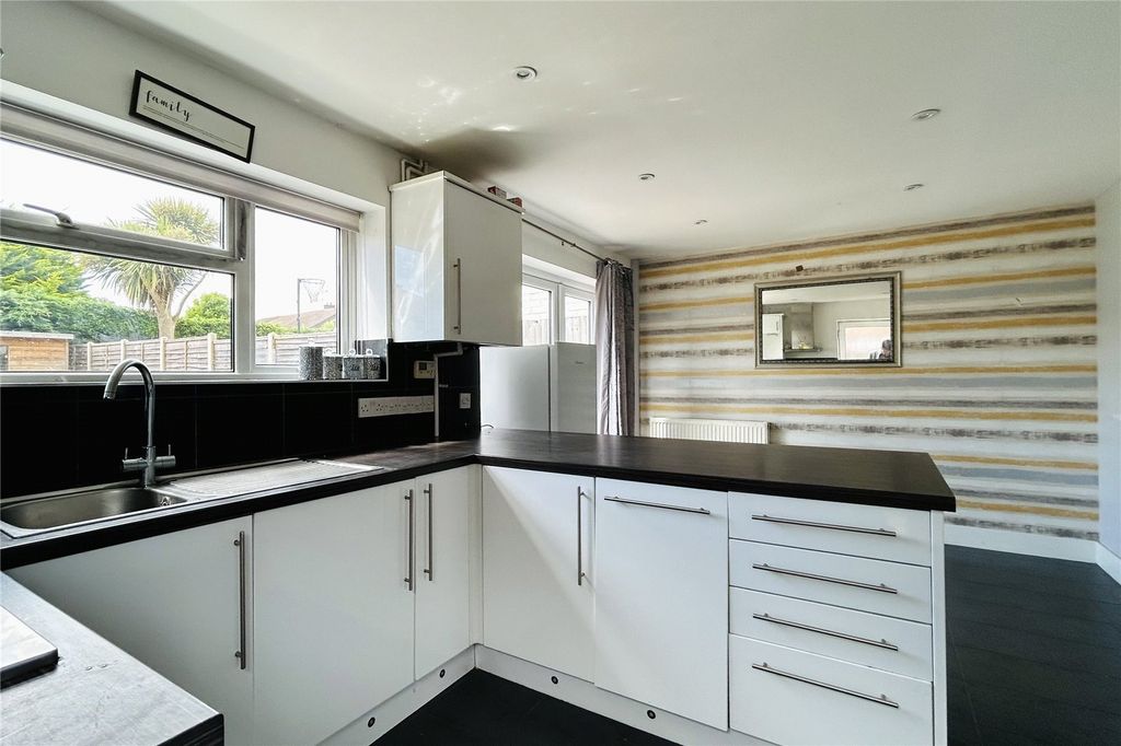 Property photo 3 of 11 Picture No. 21