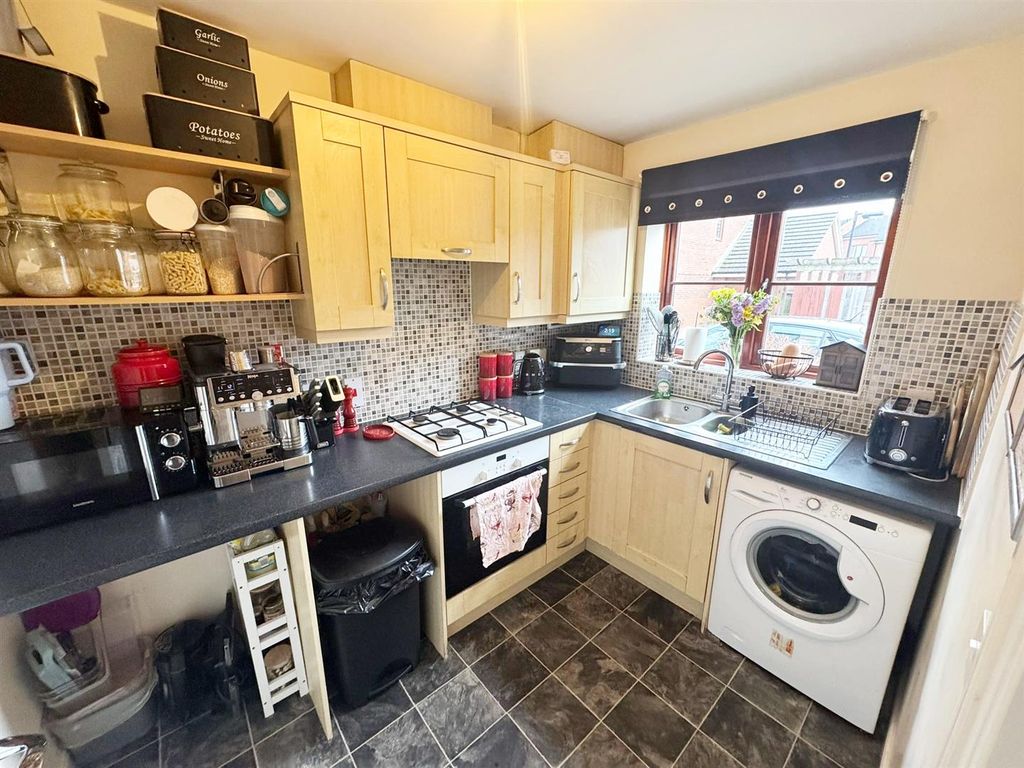 Property photo 2 of 21