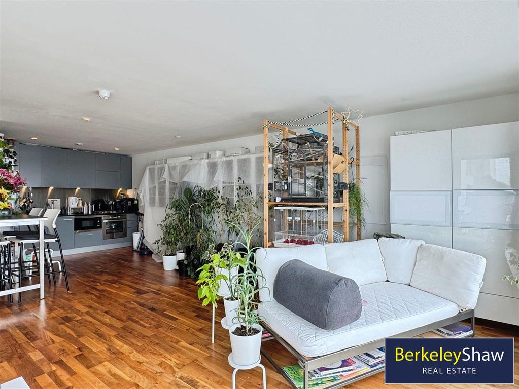 Property photo 3 of 13 Princess Dock