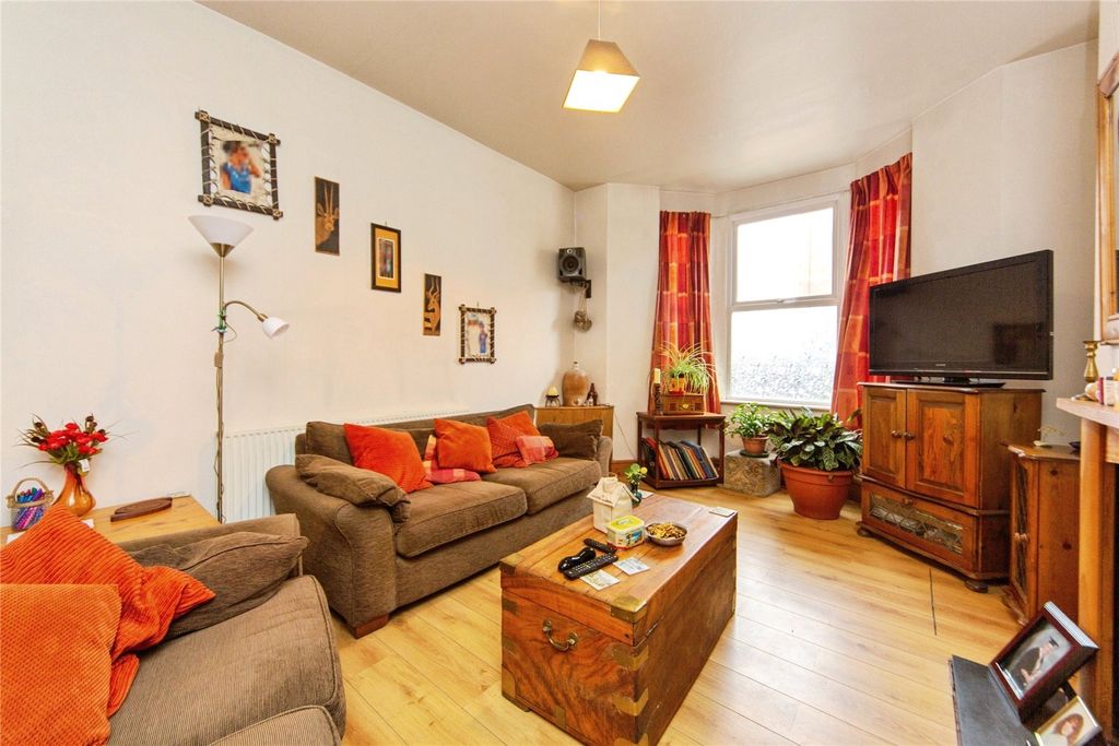 Property photo 3 of 21 Picture No. 04