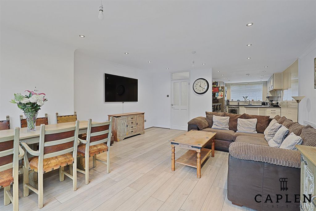 Property photo 3 of 18 Img_0038.Jpg