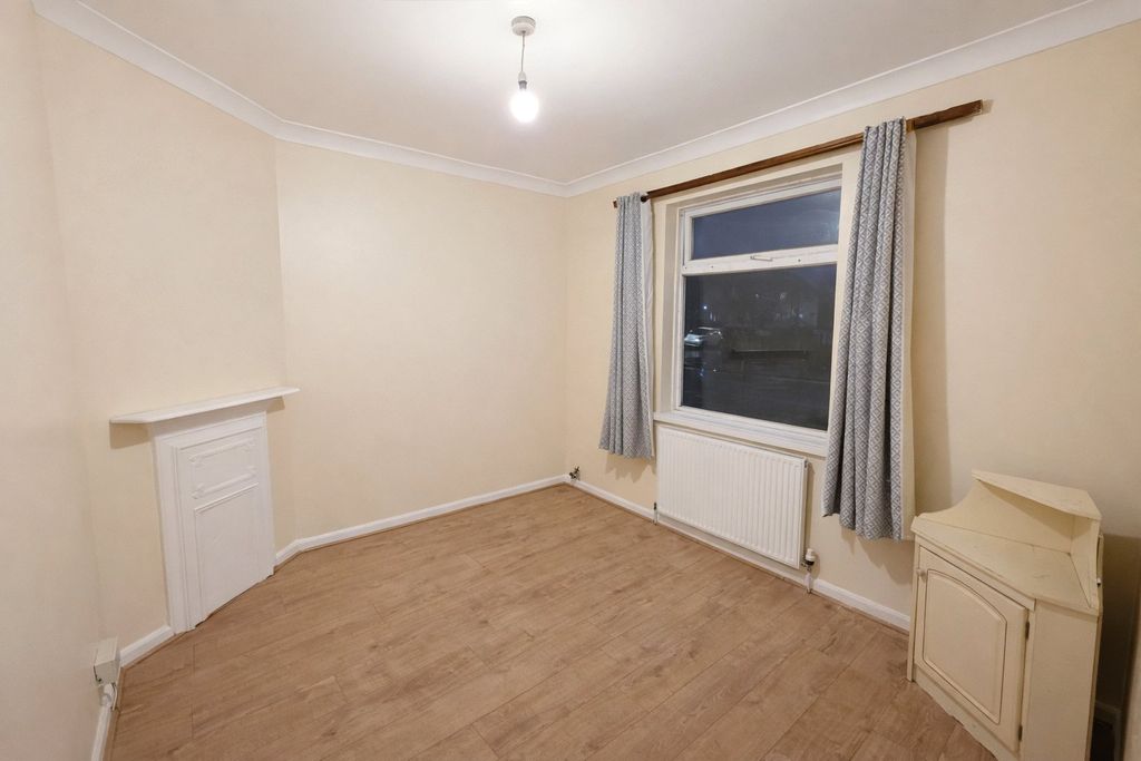 Property photo 3 of 8 Picture No. 09