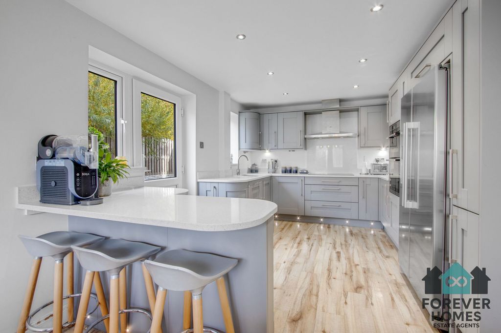 Property photo 2 of 29