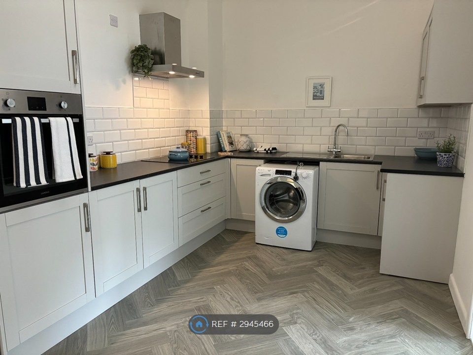 Property photo 1 of 19 Kitchen
