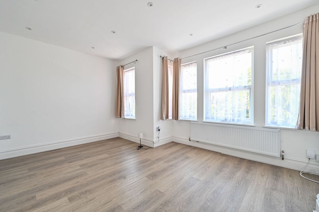 Property photo 1 of 28