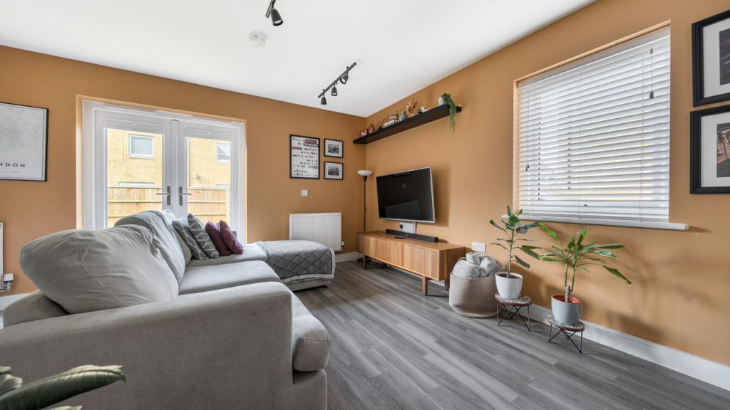 Property photo 2 of 16