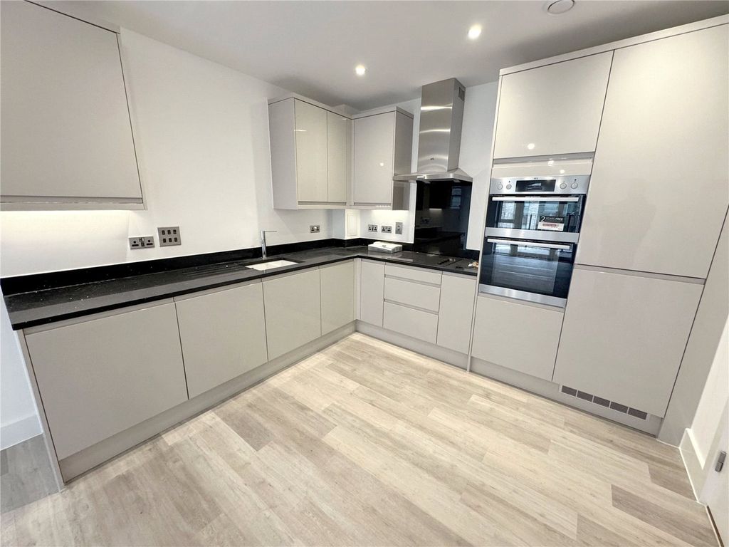 Property photo 2 of 10 Picture No. 15