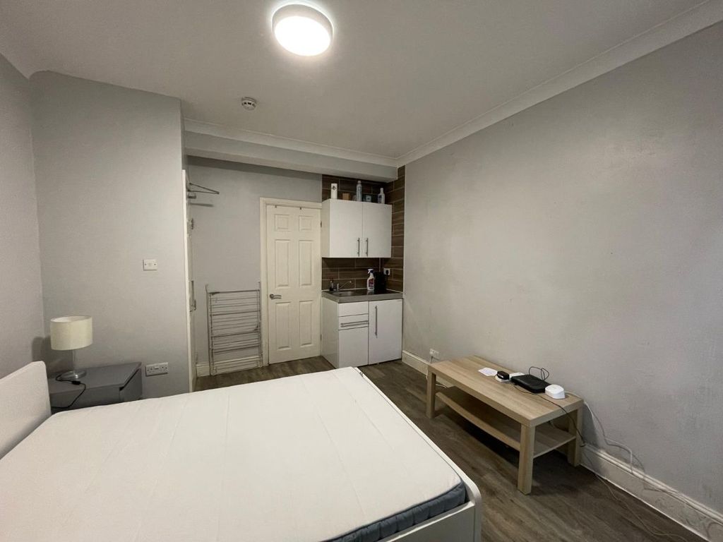 Property photo 1 of 2