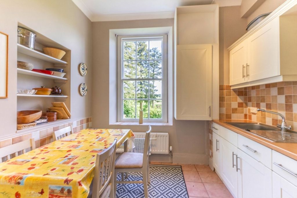 Property photo 2 of 26