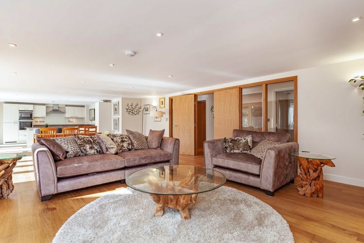 Property photo 1 of 10 304462