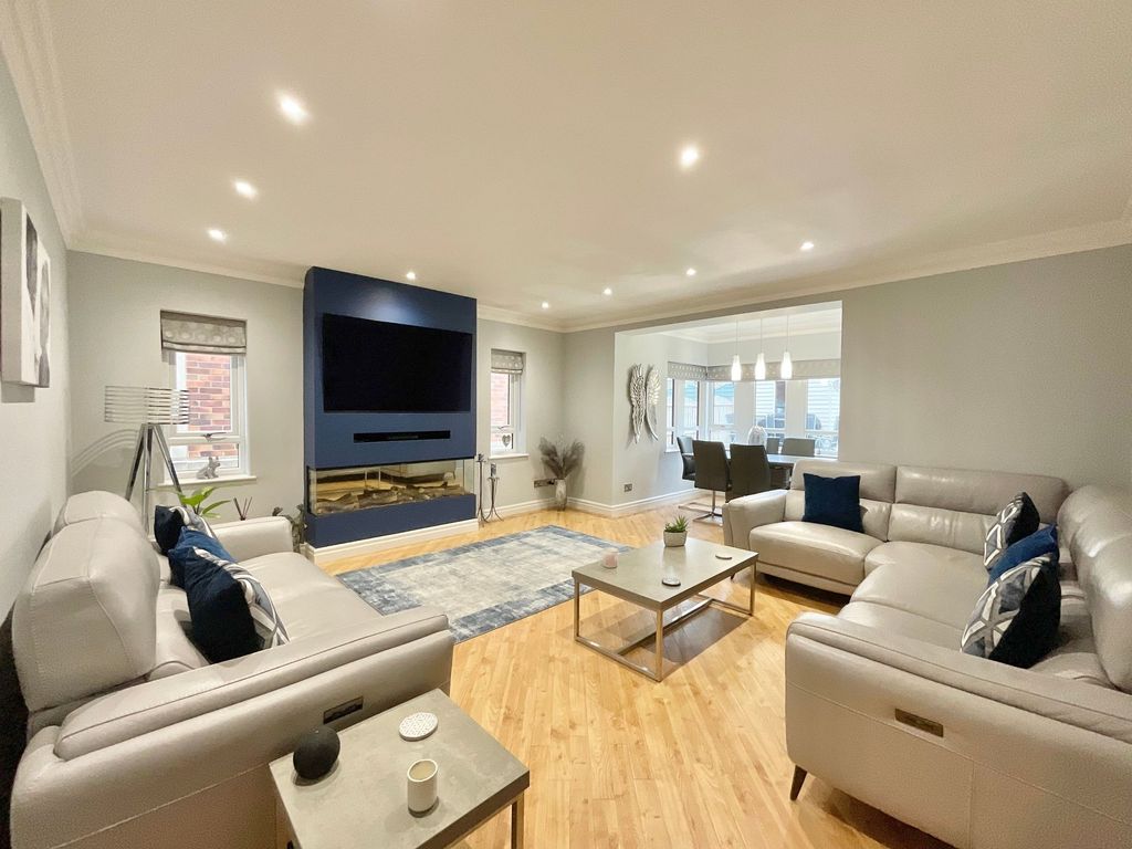 Property photo 2 of 37