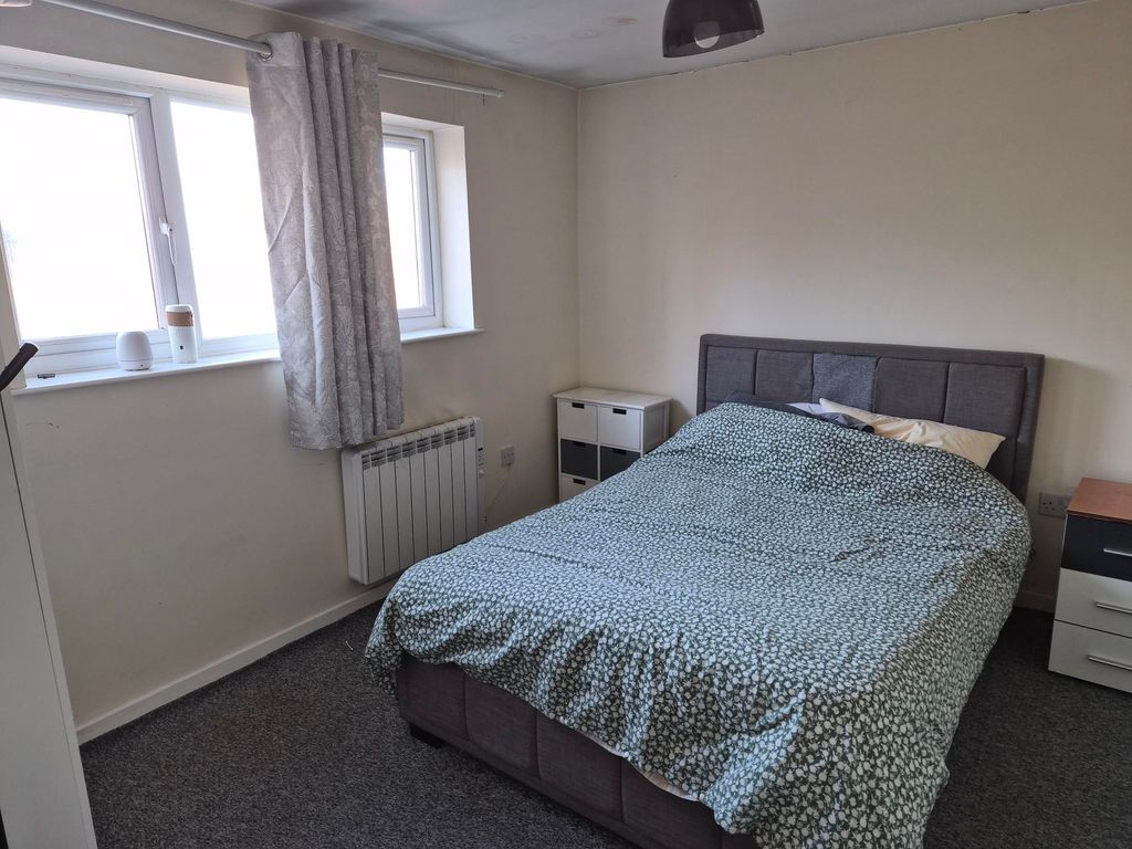 Property photo 3 of 4