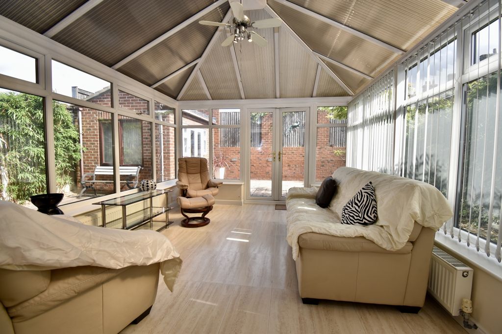 Property photo 2 of 18 1