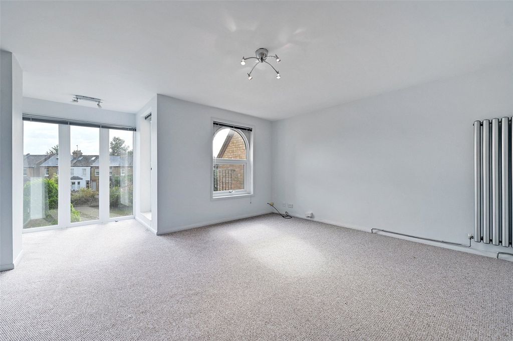 Property photo 2 of 14 Sitting Room