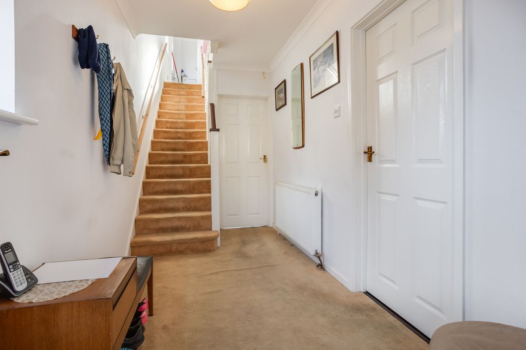 Property photo 3 of 33