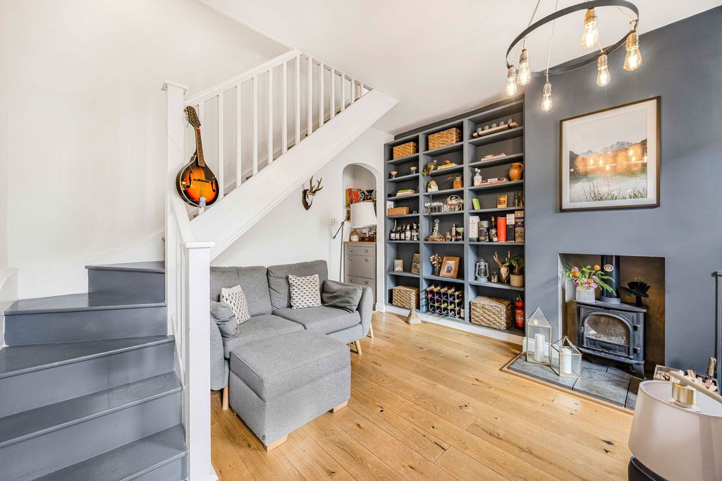 Property photo 2 of 18