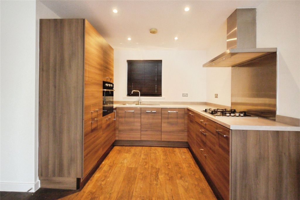 Property photo 3 of 13 Picture No. 18