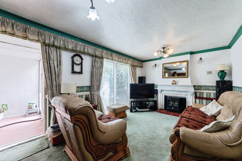 Property photo 3 of 20