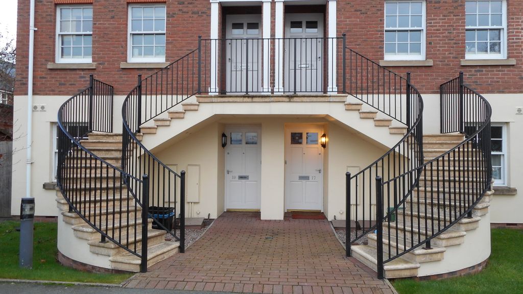 Property photo 2 of 18 Front Entrance