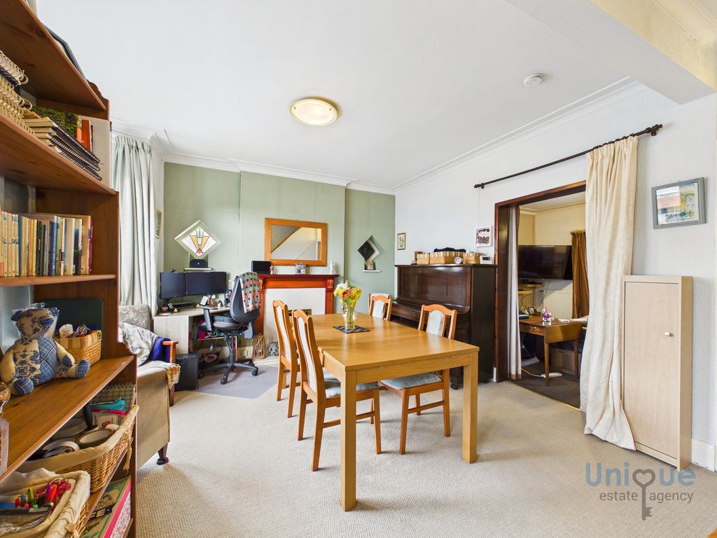 Property photo 3 of 24