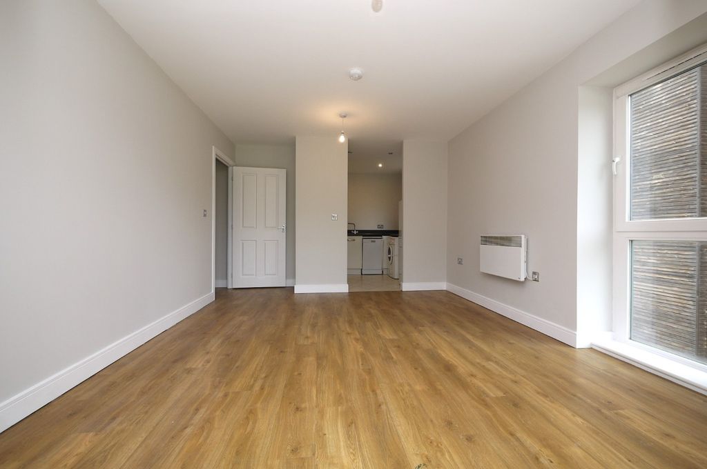 Property photo 3 of 12 4492562