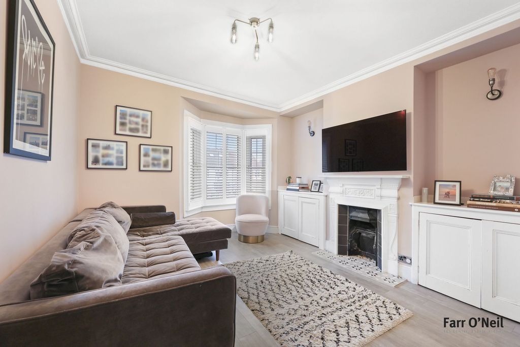 Property photo 3 of 25 Photo 10