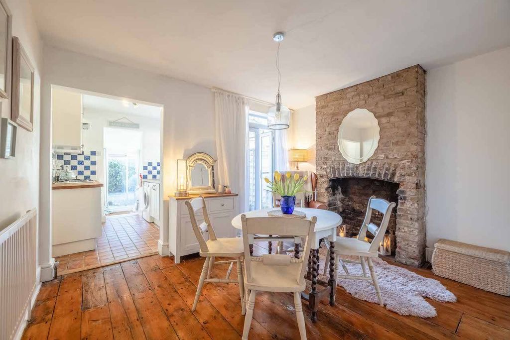 Property photo 3 of 20