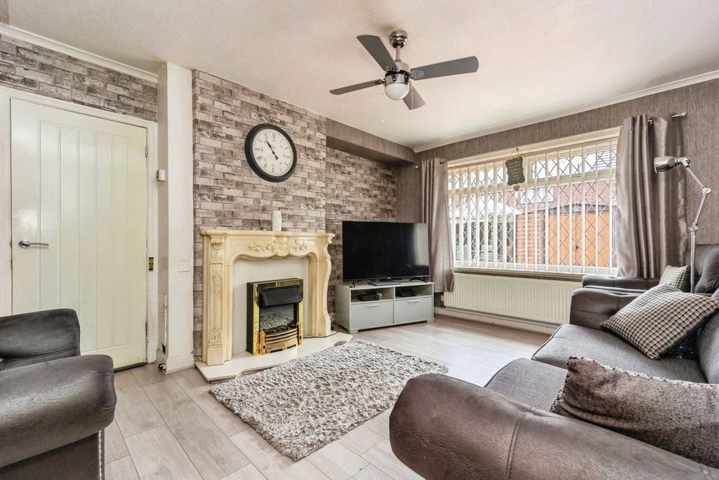 Property photo 3 of 17 Photo