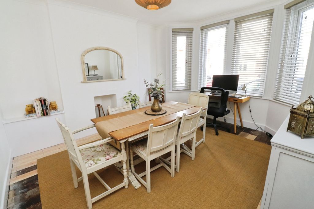 Property photo 2 of 11 Photo 11