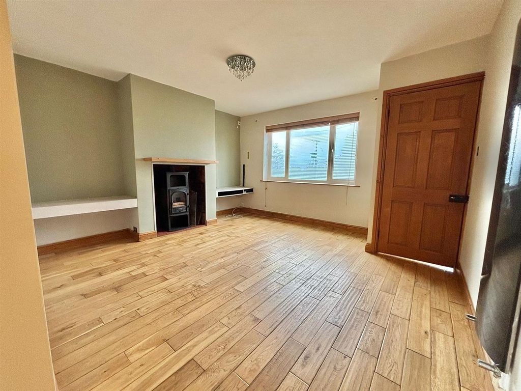 Property photo 2 of 21 Lounge